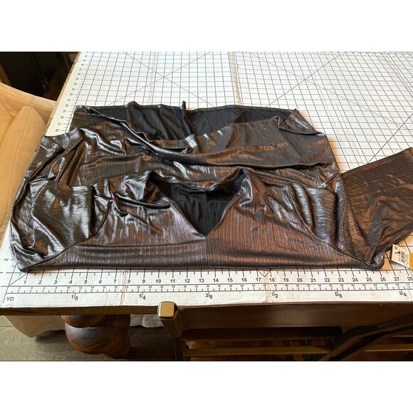 NWT Alfani Mod Shimmer Twist Front Blouse Top Shirt Metallic Gray Silver 4X - Picture 7 of 10